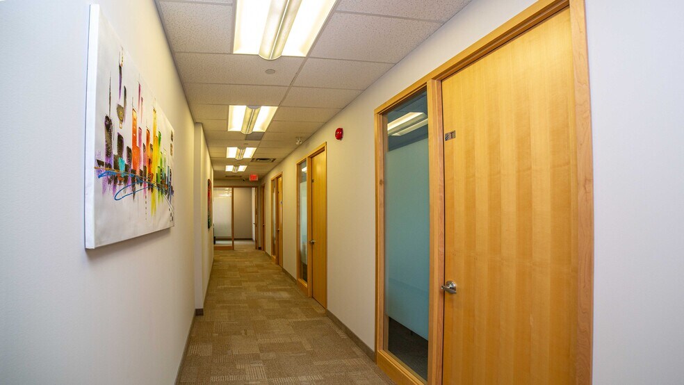 More Photos Of 231 Oak Park Blvd, Oakville Coworking Space