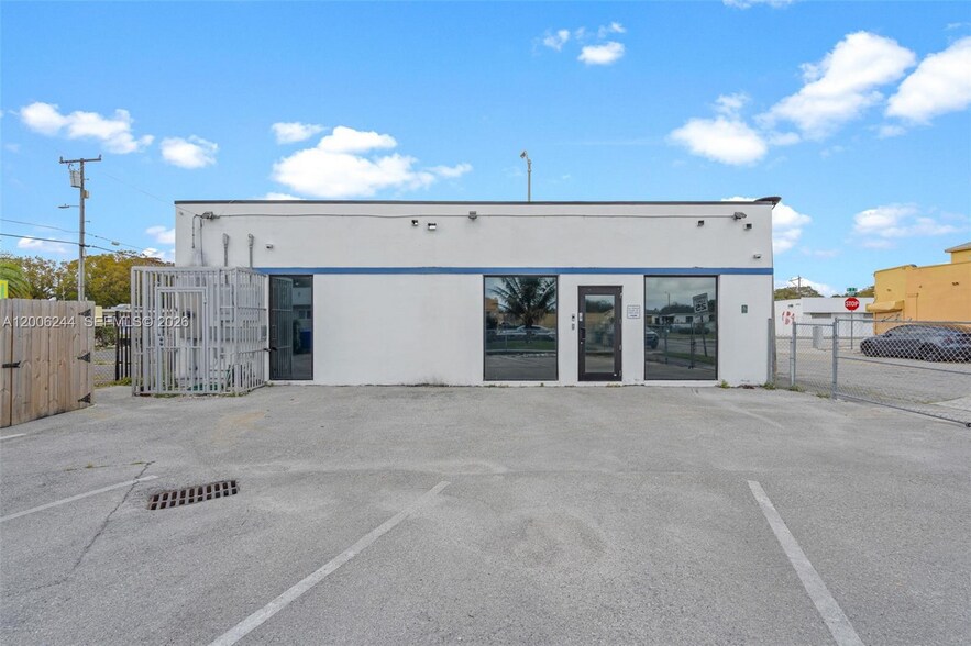 More Photos Of 4885 NW 7th Ave, Miami Office For Sale