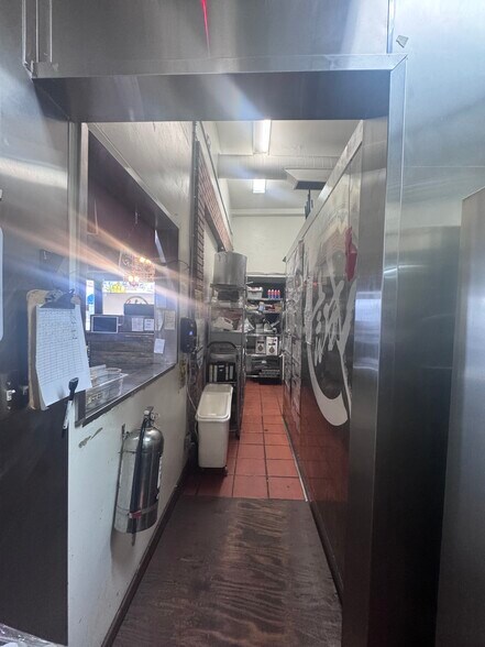 More Photos Of 1601 Sawtelle Blvd, Los Angeles Storefront Retail Office For Lease