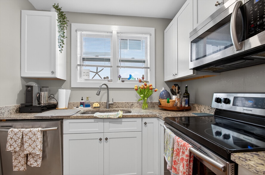 More Photos Of 123 Margaret St, Neptune Beach Multifamily For Sale