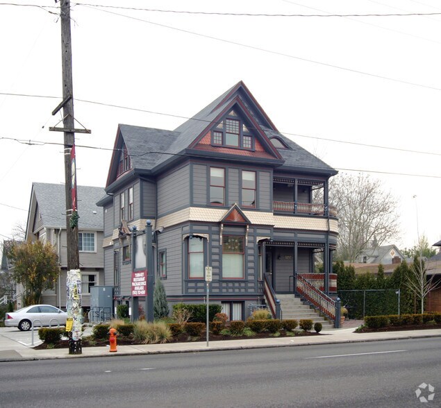 More Photos Of 3257 SE Hawthorne Blvd, Portland General Retail For Sale