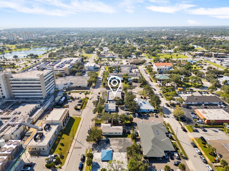 More Photos Of 1322 Oak St, Melbourne Medical For Sale