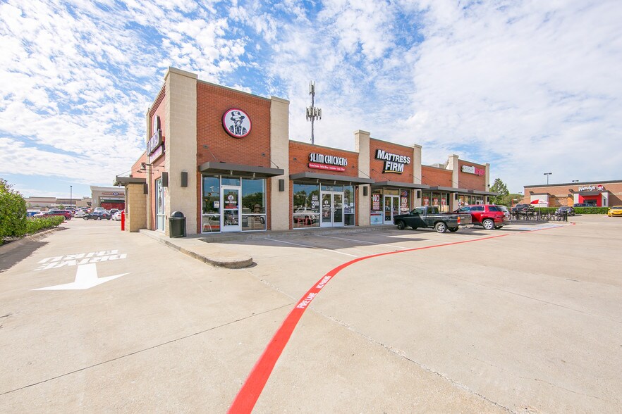More Photos Of 6100 W Park Blvd, Plano General Retail For Lease