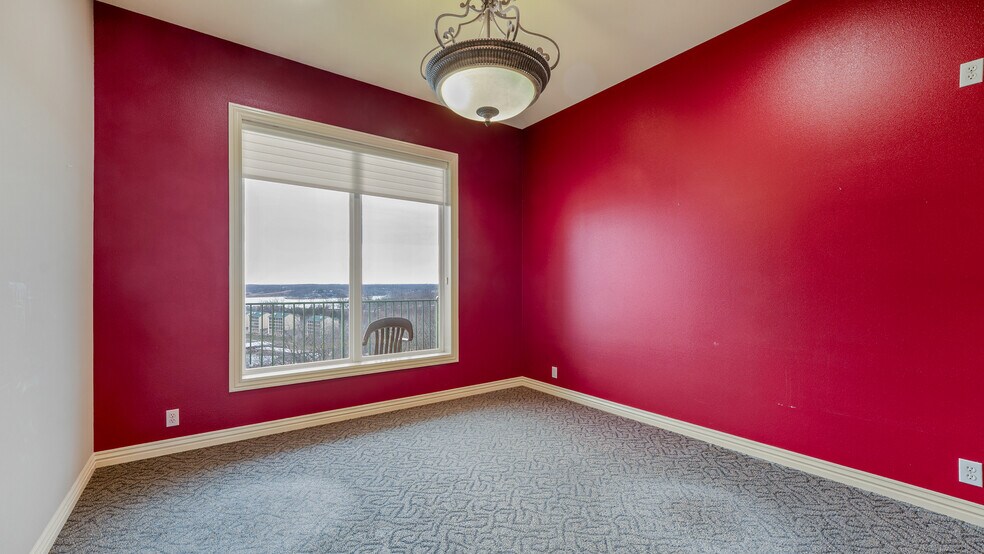 More Photos Of 4466 Horseshoe Bend Pky, Village Of Four Seasons General Retail For Sale