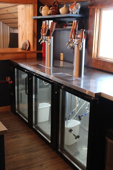 More Photos Of 894 Moosehead Trl, Jackson Sports And Entertainment For Sale