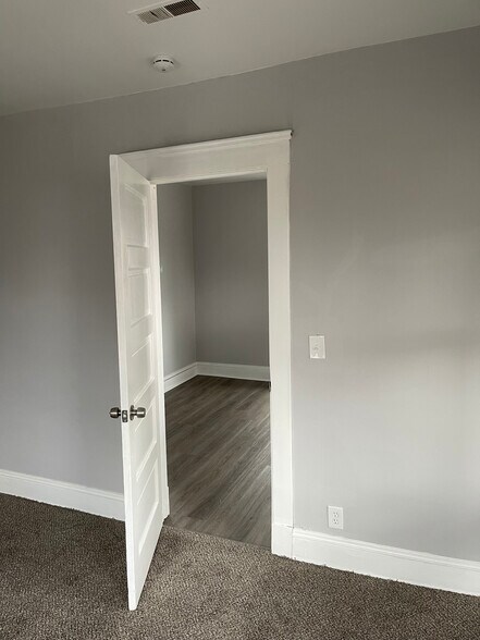 More Photos Of 1386 E 43rd St, Cleveland Specialty For Sale