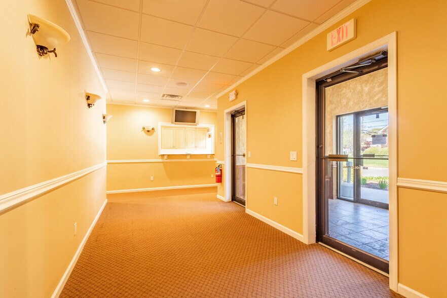 More Photos Of 189 (NYS) Route 25, Riverhead Medical For Sale