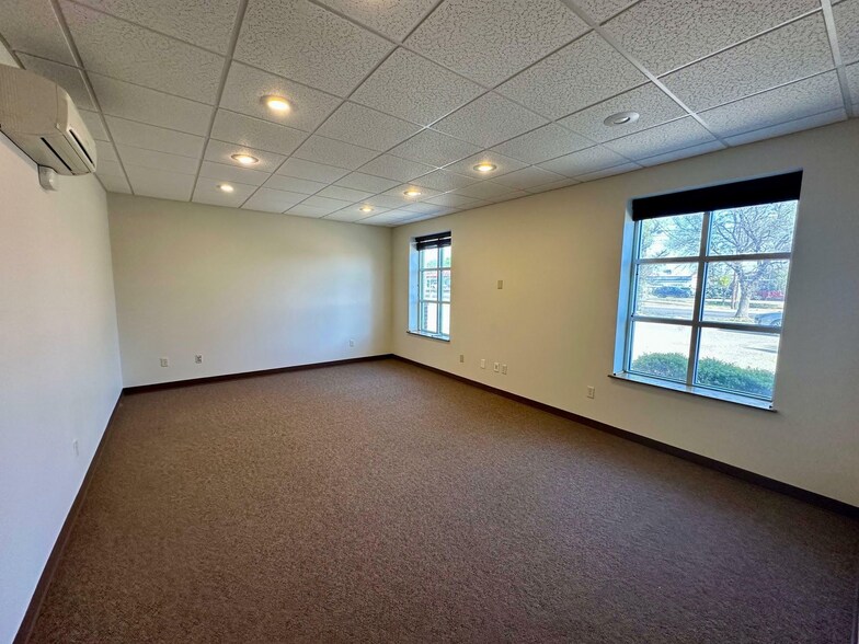 More Photos Of 4011 Business Park Dr, Amarillo Office For Lease