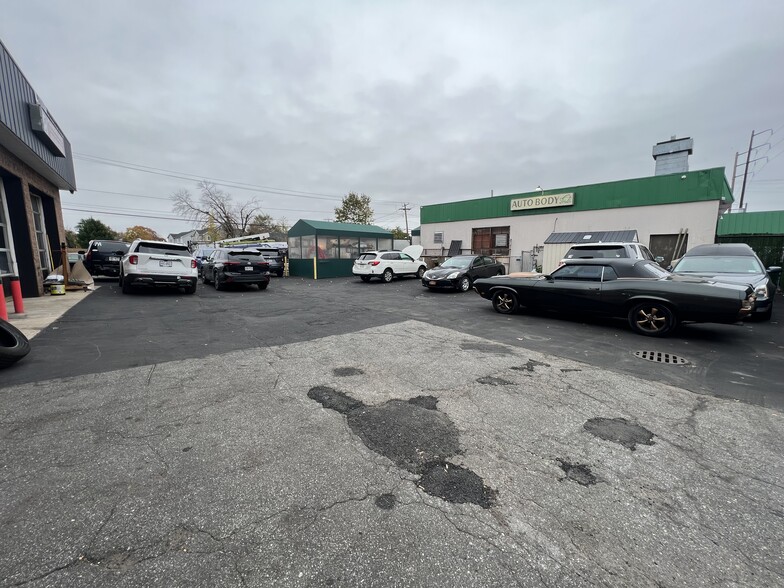 Primary Photo Of 11 Stewart Ave, Bethpage Auto Repair For Sale