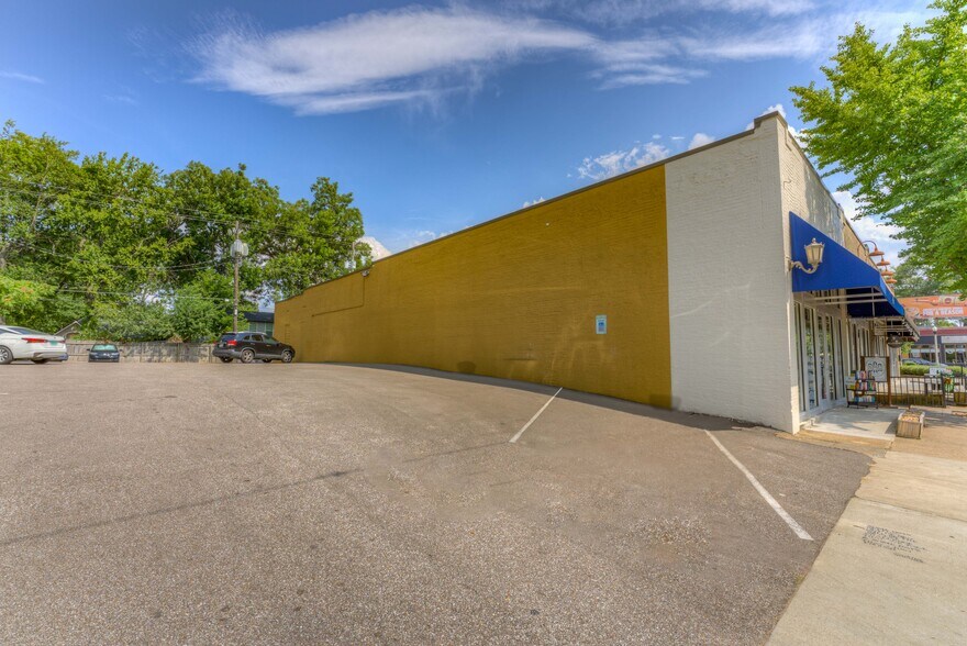 More Photos Of 940-942 S Cooper St, Memphis Storefront For Lease