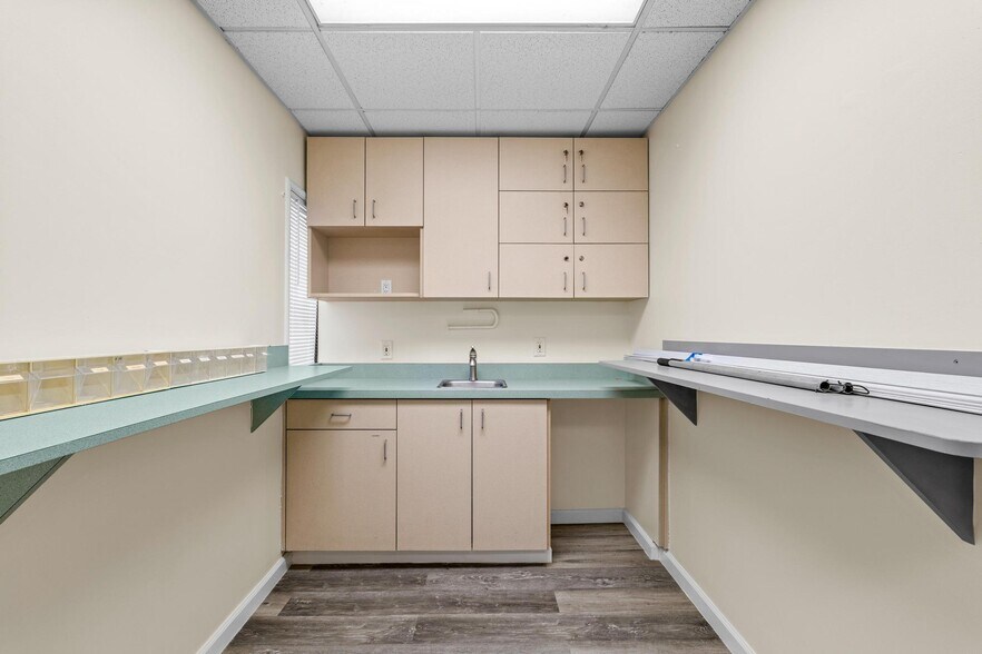More Photos Of 1041 McKeever Ave, Hayward Medical For Sale