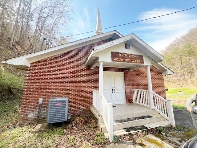 More Photos Of 151 Old Ferrells Creek Lane, Belcher Religious Facility For Sale