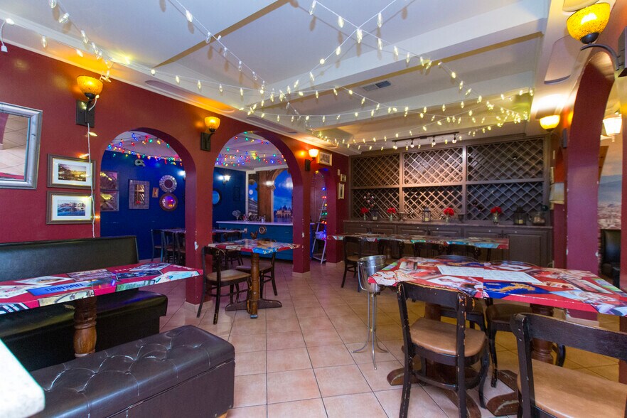 More Photos Of 11505 S Memorial Pky, Huntsville Storefront For Lease