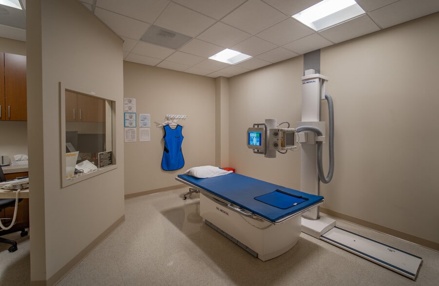 More Photos Of 660 W Baker St, Costa Mesa Hospital For Sale