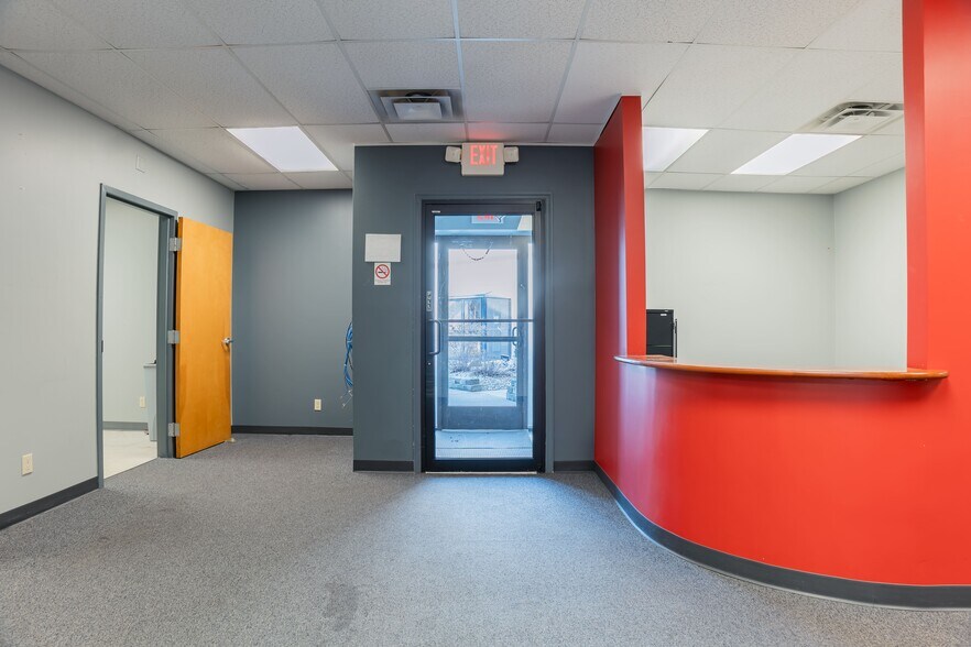 More Photos Of 4020 Columbus Ave, Anderson General Retail For Lease