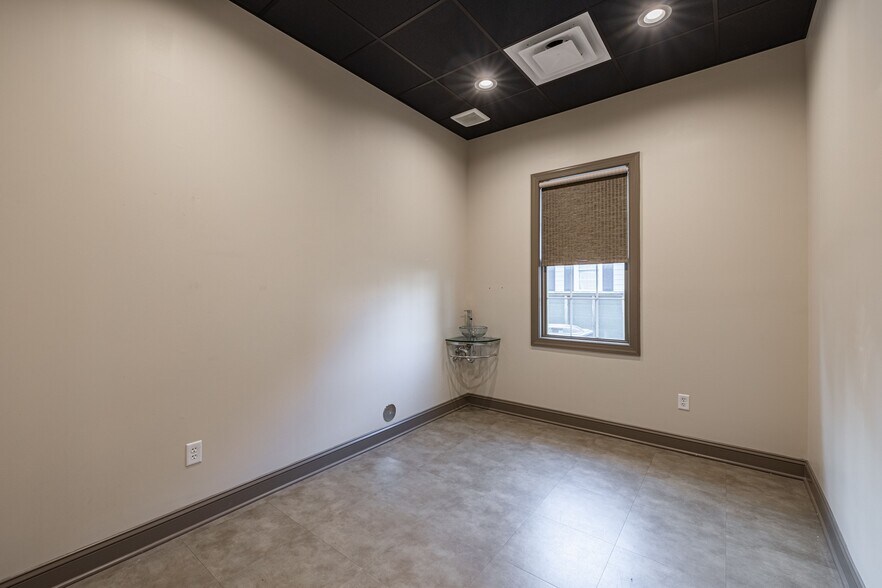 More Photos Of 324 Browns Hill Ct, Midlothian Coworking Space