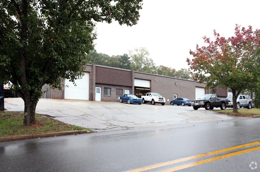 More Photos Of 360 Sharon Industrial Way, Suwanee Flex For Lease
