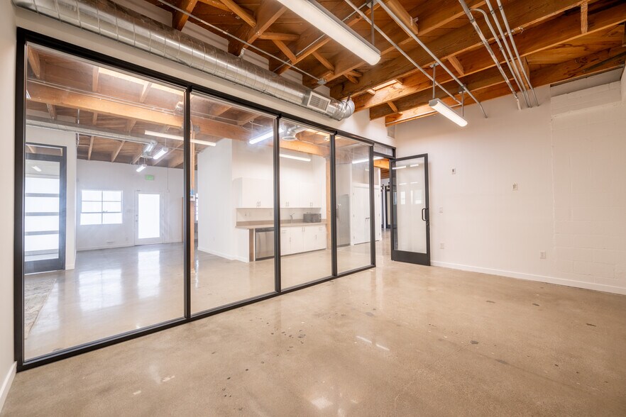 More Photos Of 2842-2912 Colorado Ave, Santa Monica Flex For Lease