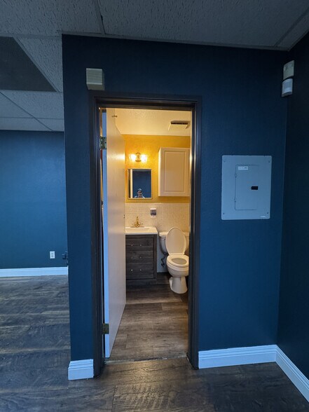 More Photos Of 4755 W Flamingo Rd, Las Vegas Freestanding For Lease