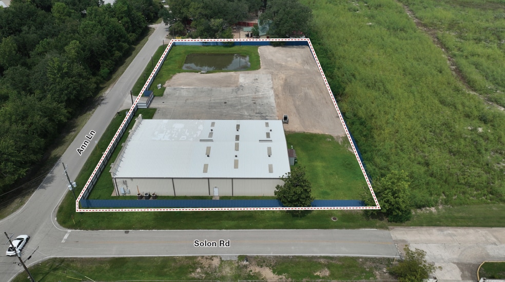 More Photos Of 12210 Ann Ln, Houston Warehouse For Lease