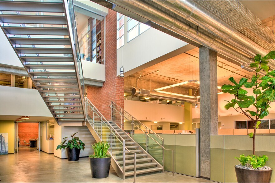 More Photos Of 1730-1738 Berkeley St, Santa Monica Loft Creative Space For Lease