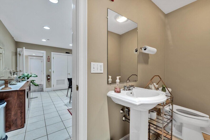 More Photos Of 804 Main St, Osterville Office Residential For Sale