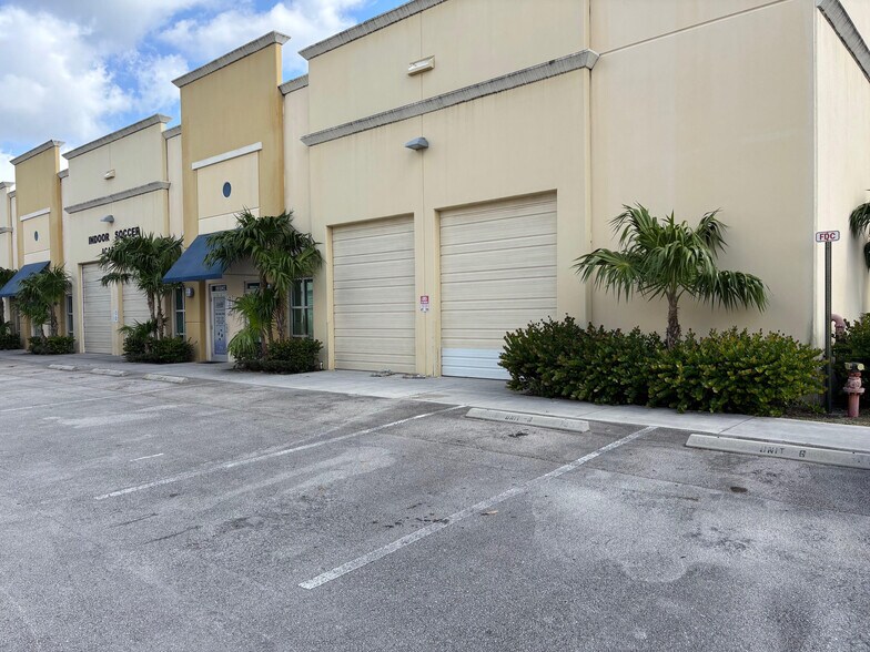 More Photos Of 10380 W State Road 84, Davie Showroom For Lease