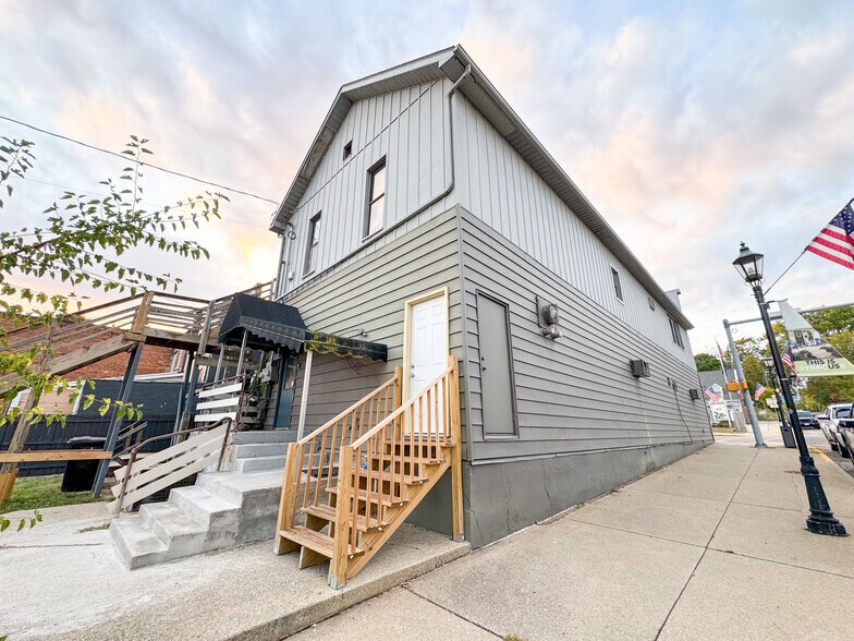 More Photos Of 101 W Main St, Syracuse Storefront Retail Residential For Lease