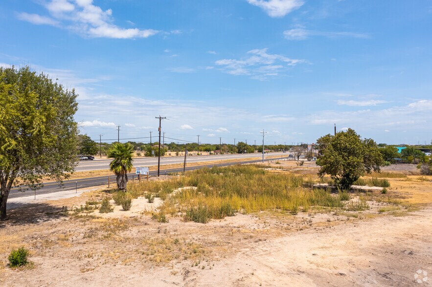 More Photos Of 11696 State Highway 16 S, San Antonio Warehouse For Sale