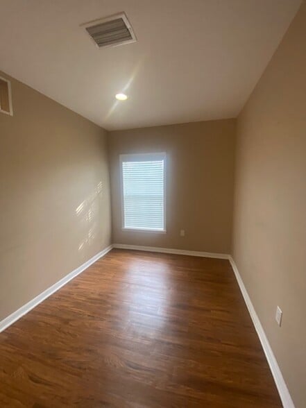 More Photos Of 1329 Hibiscus Dr, Cape Coral Office For Lease