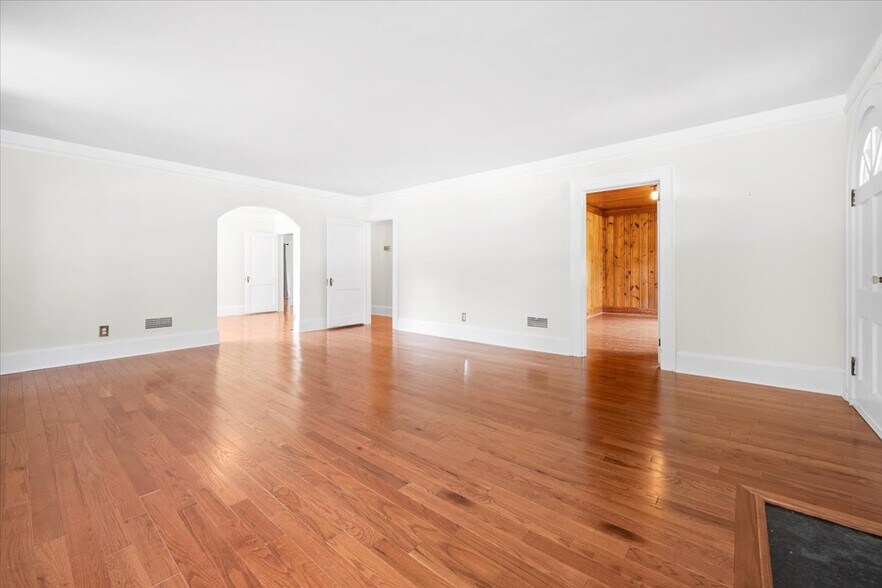 More Photos Of 301 E Main St, Easley Land For Sale