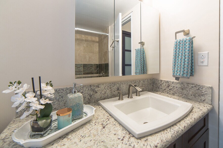 More Photos Of 441 Walina St, Honolulu Apartments For Sale