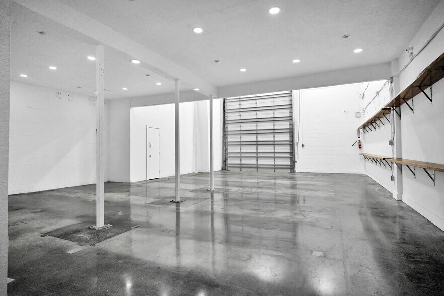 More Photos Of 7311 NW 12th St, Doral Light Distribution For Sale