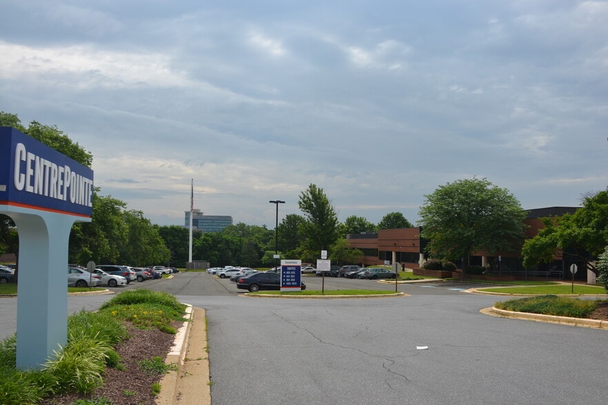 More Photos Of 801-899 Brightseat Rd, Landover Flex For Lease