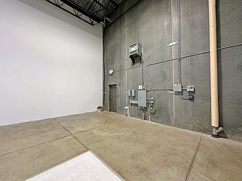 More Photos Of 400 Mackenzie Blvd, Fort McMurray Flex For Sale