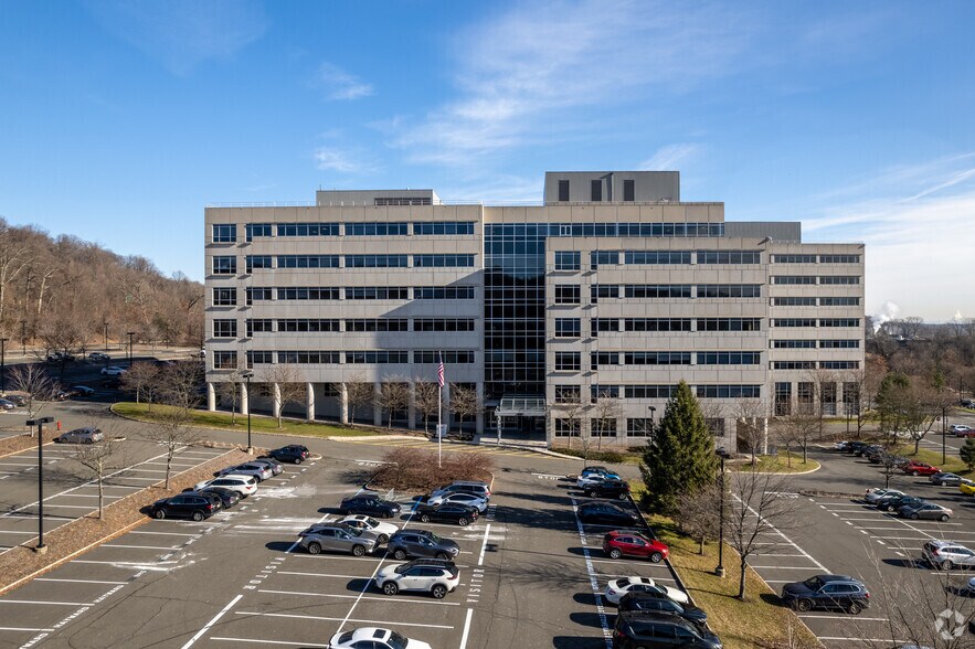More Photos Of 400 Connell Dr, Berkeley Heights Office For Lease