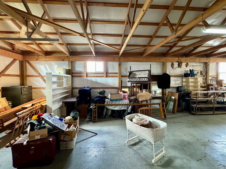 More Photos Of 20884 Pike 307, Bowling Green General Retail For Sale