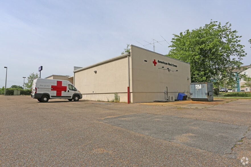 More Photos Of 5015 Woods Crossing Rd, Montgomery Office For Sale