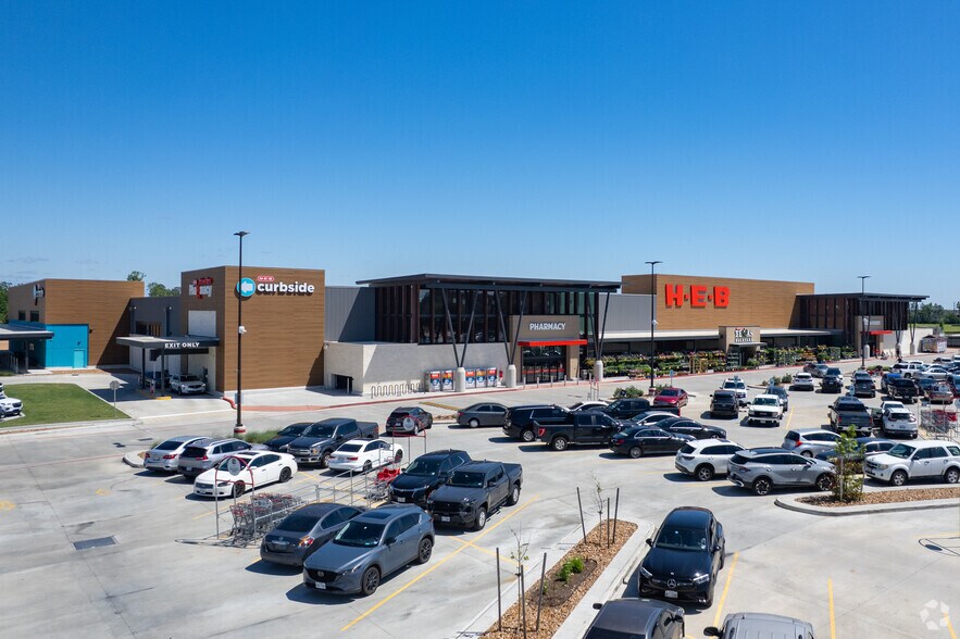 Primary Photo Of SEC of Woodland Hills Dr @ Madera Run Parkway, Atascocita Unknown For Lease