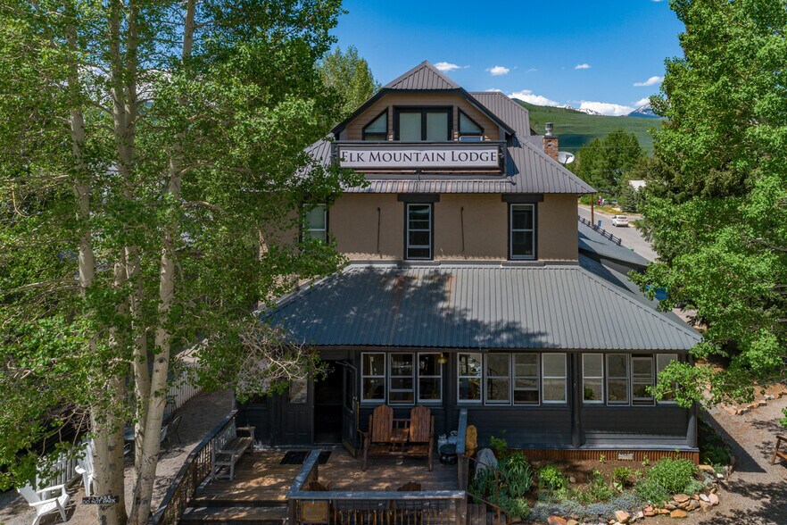 More Photos Of 129 Gothic Ave, Crested Butte Hotel For Sale