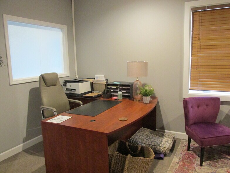 More Photos Of 245-285 Stonegate Rd, Algonquin Medical For Sale