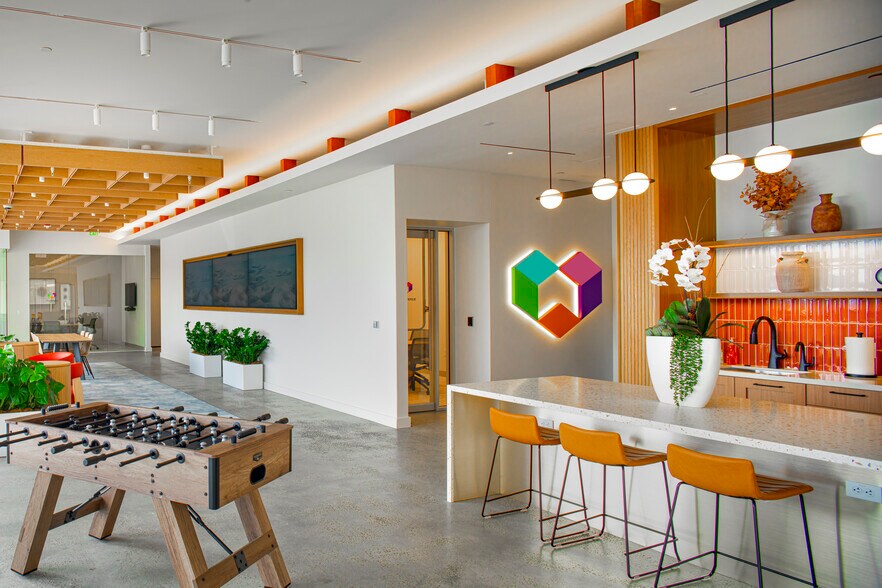 More Photos Of 3130 Wilshire Blvd, Santa Monica Office For Lease