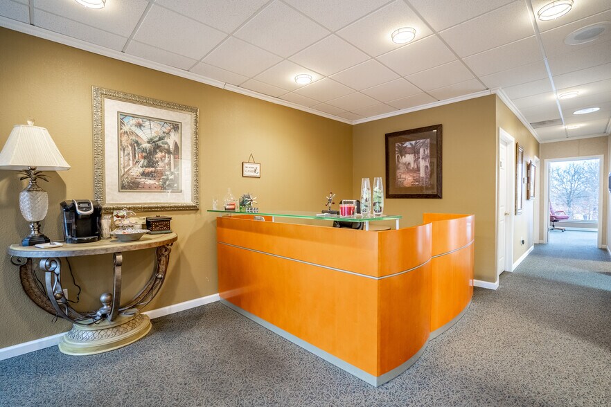 More Photos Of 1037 Palisades Blvd, Osage Beach Medical For Sale