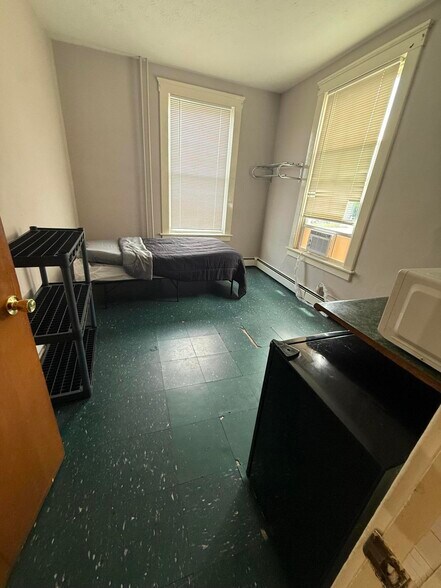 More Photos Of 202 S College St, Harrodsburg Hospitality For Sale