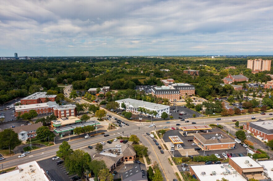 More Photos Of 15 Spinning Wheel Rd, Hinsdale Unknown For Lease