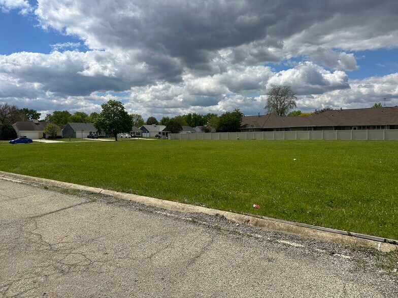 More Photos Of 99 W Merchants Dr, Oswego Land For Sale