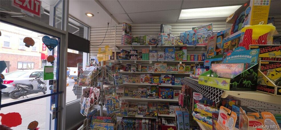 More Photos Of 6512 Myrtle Ave, Glendale Office For Sale