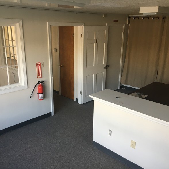 More Photos Of 1425 Abbott Rd, Buffalo Storefront Retail Office For Lease