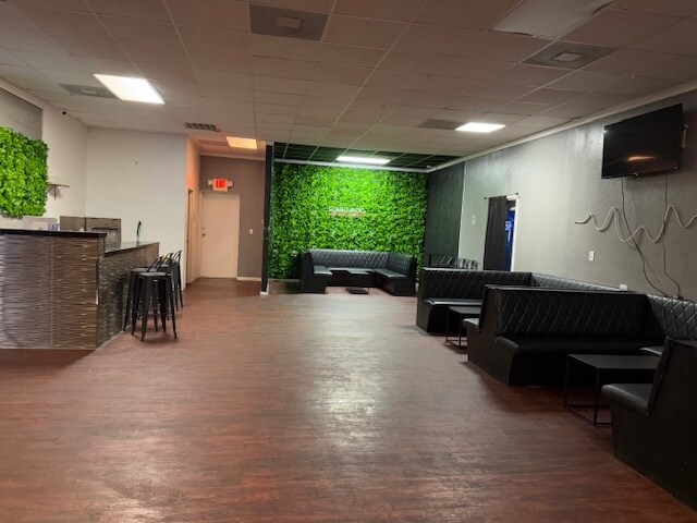 More Photos Of 311 E Stan Schlueter Loop, Killeen Storefront For Lease