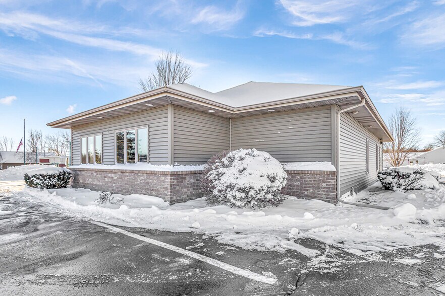 More Photos Of 1101 Service Rd, Kiel Freestanding For Sale